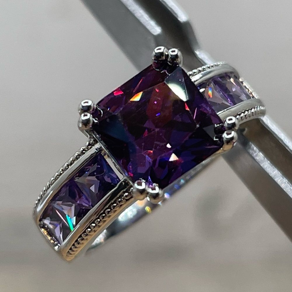 Beautiful Statement Princess Cut Purple Amethyst CZ Silver Plated Ring Elegant